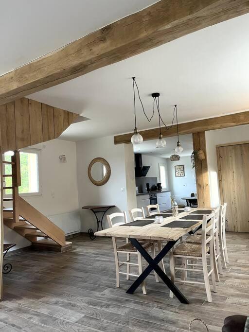 Holiday home La Maison Du Perche Avec Jacuzzi Saint-Martin-des-Pezerits